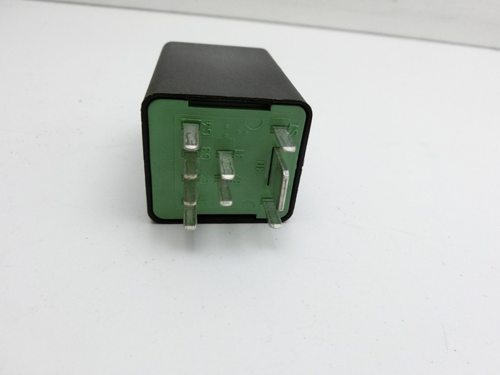 Skoda Octavia VRS III 5E 12-16 Relais 511 Pos.1 Skoda Octavia VRS III 5E 12-16 18.12.2014 04L907282 51299060 gebraucht Vorschau 4