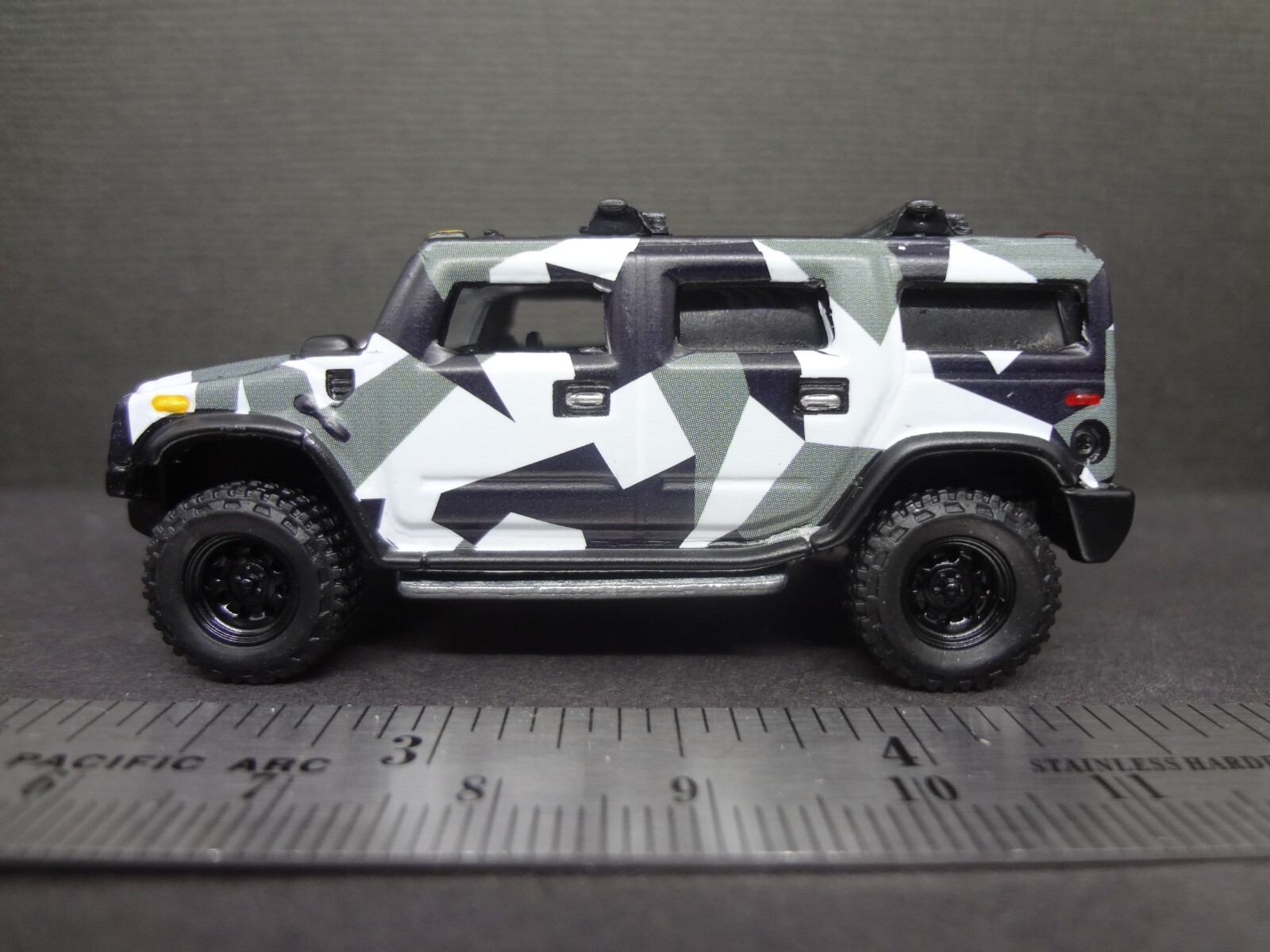 激レア 1/64 JOHNNY LIGHTNING ハマー H2 ピンク 限定品