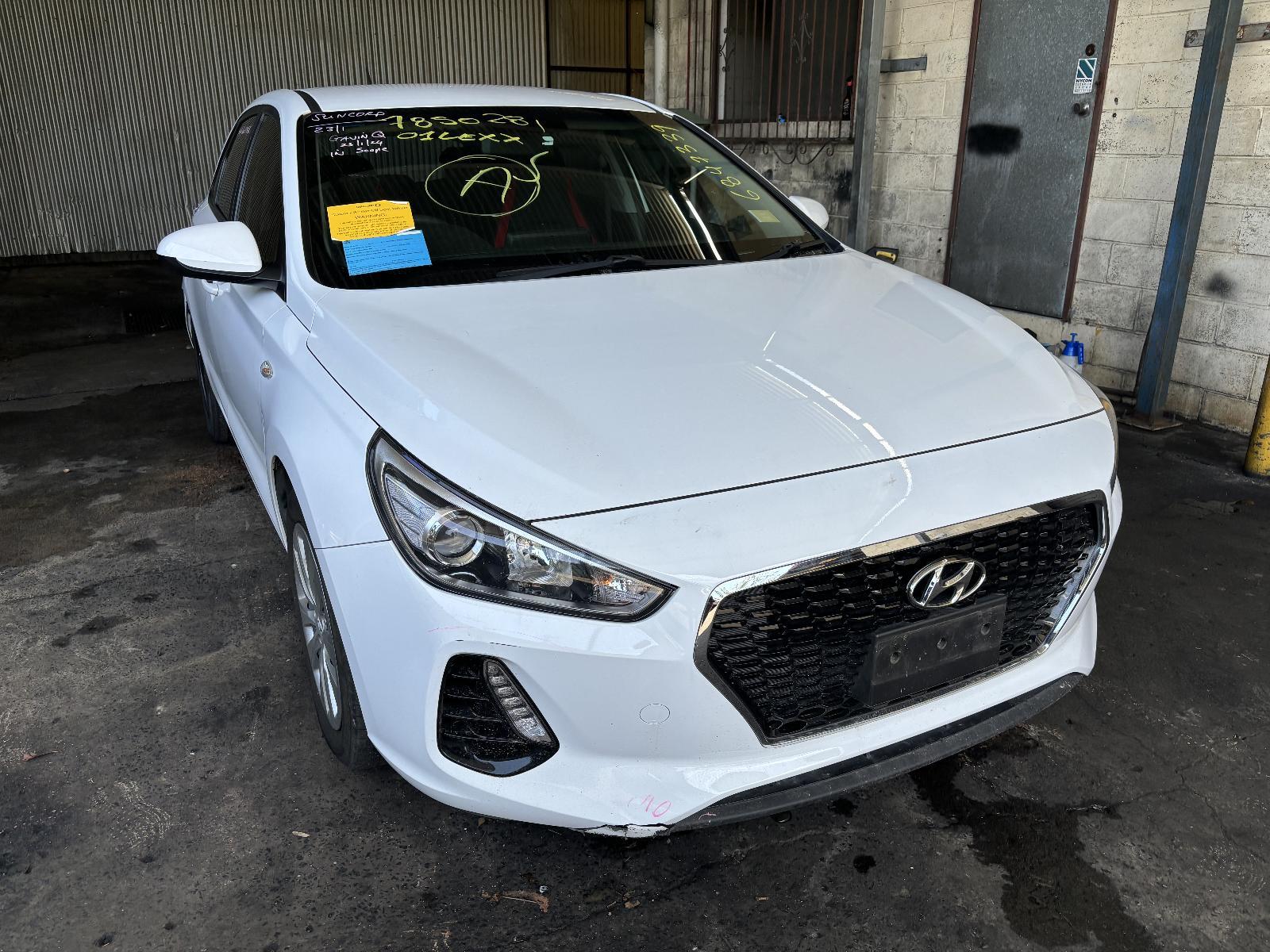 2019 Hyundai I30 LEFT FRONT LOWER CONTROL ARM PD HATCH (S. KOREA VIN KMHH) STANDARD image 3