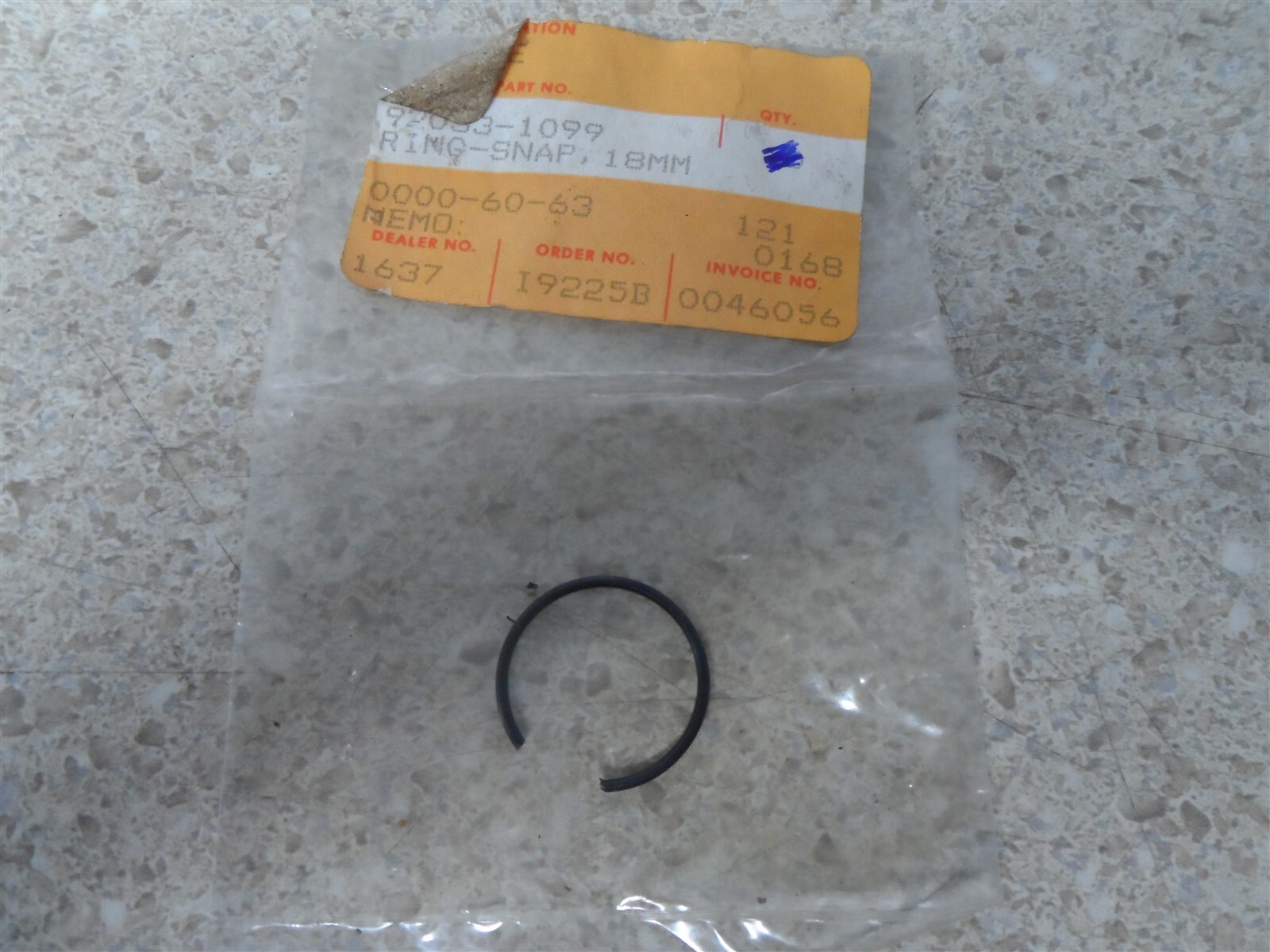 83枚 NOS OEM Kawasaki Snap Ring 18mm 83-23 H2 W800 ZX1000 ZX750