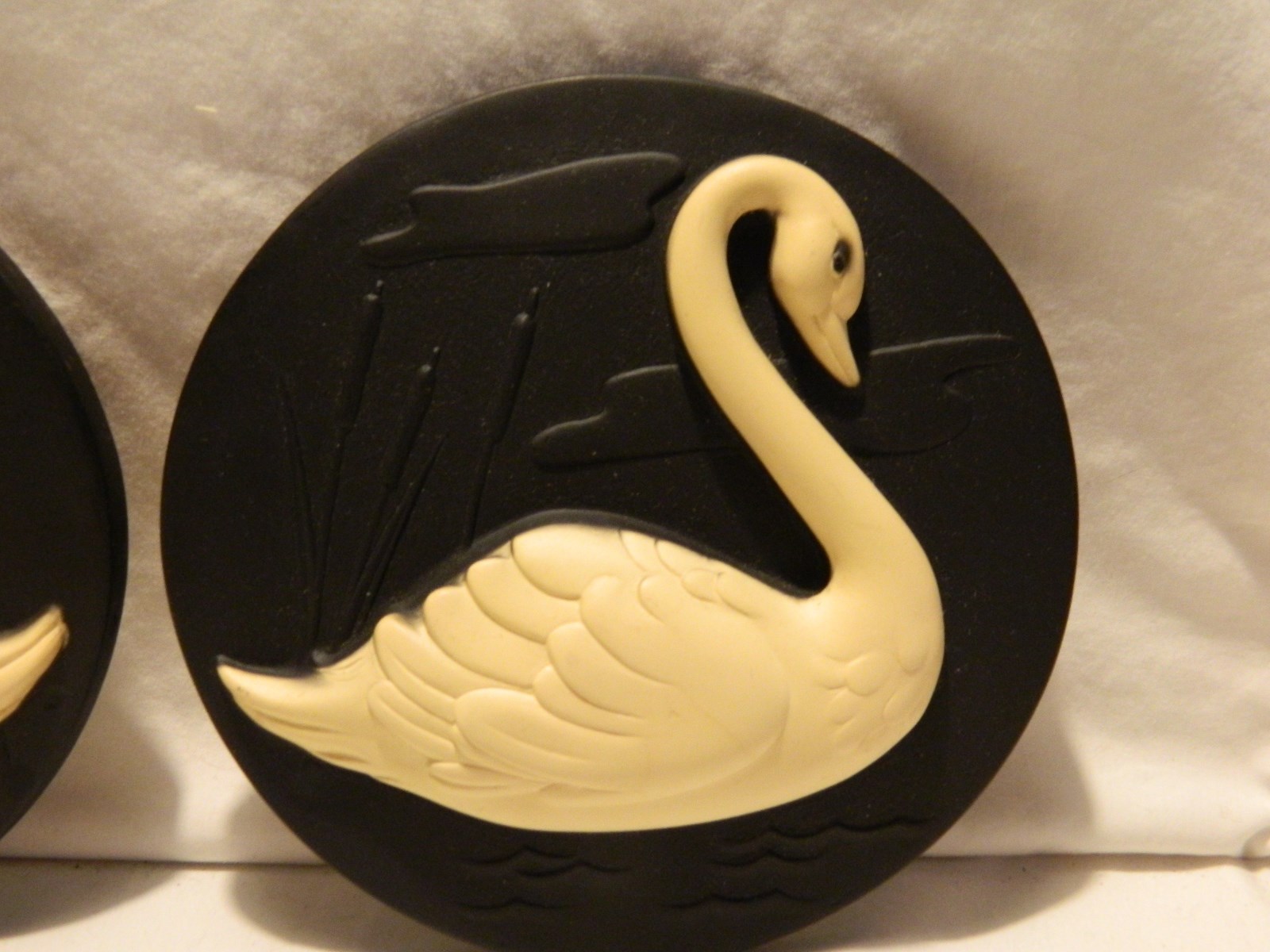 2 1958 MILLER STUDIO ROUND CHALKWARE BLACK & WHITE SWAN WALL PLAQUES