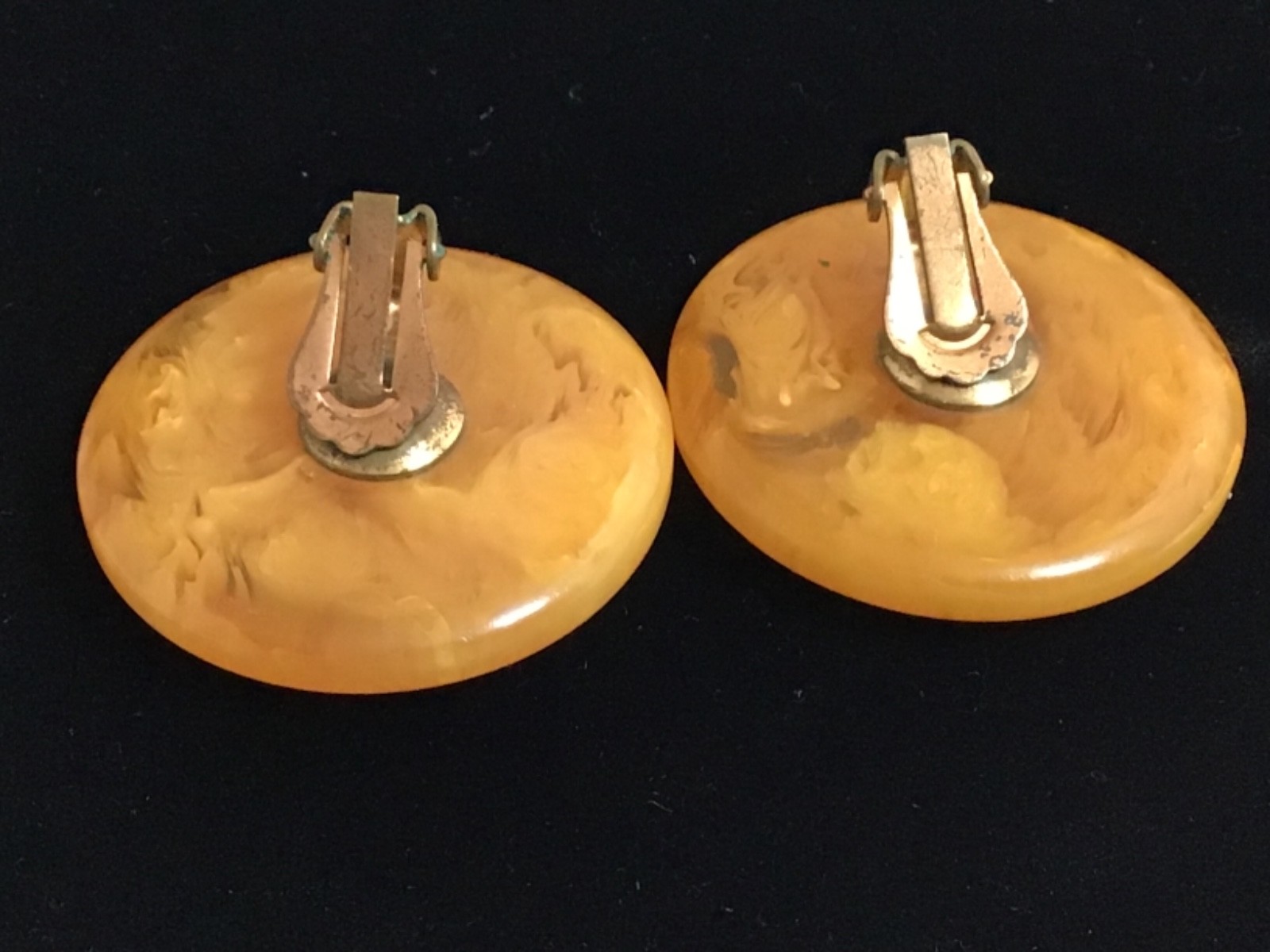Vtg Bakelite clip on Earrings rare cantaloupe marble large round button shape