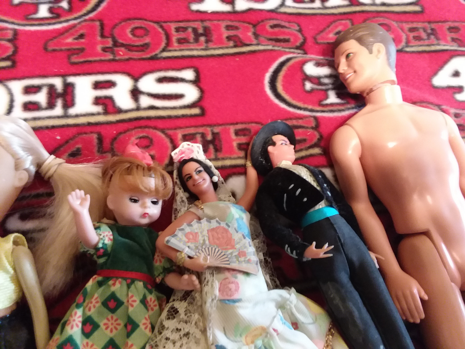 7 -Bratz Rock Angelz  Dolsl and many other + Bonus Dolls