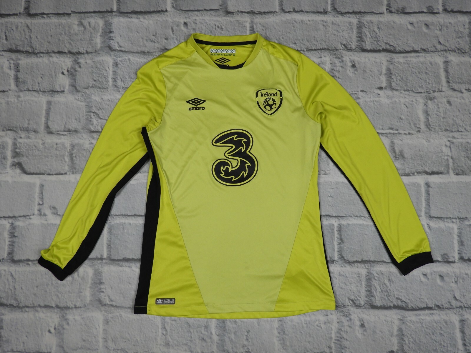 洋書 IRELAND'S SOCCER TOP 20 Ireland St. Patrick Umbro 17-3 Green Football Jersey