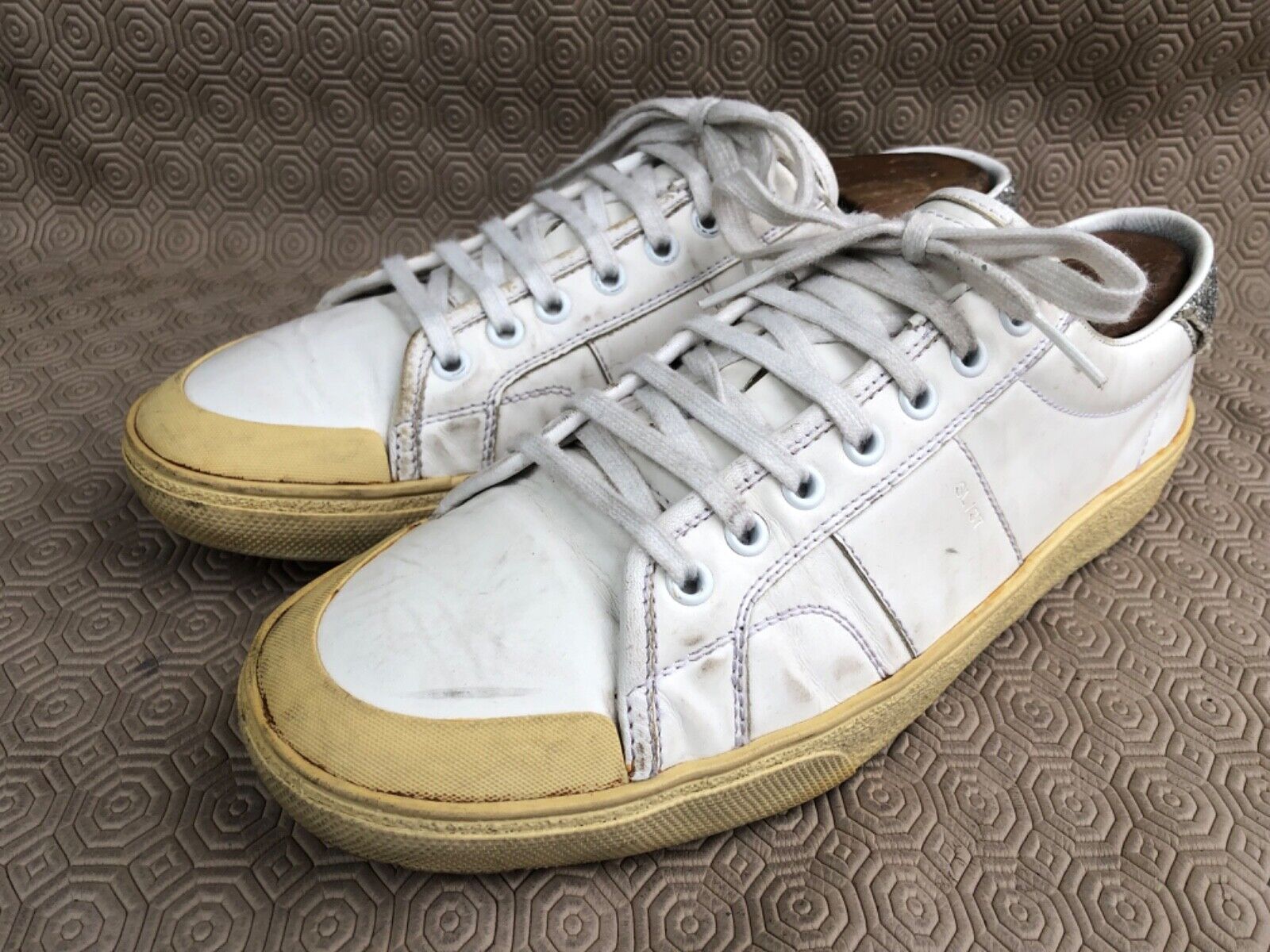 Saint Laurent SL/37 White Calfskin Leather Men's Sneakers Saint Laurent SL/37 White Calfskin Leather Men's Sneakers