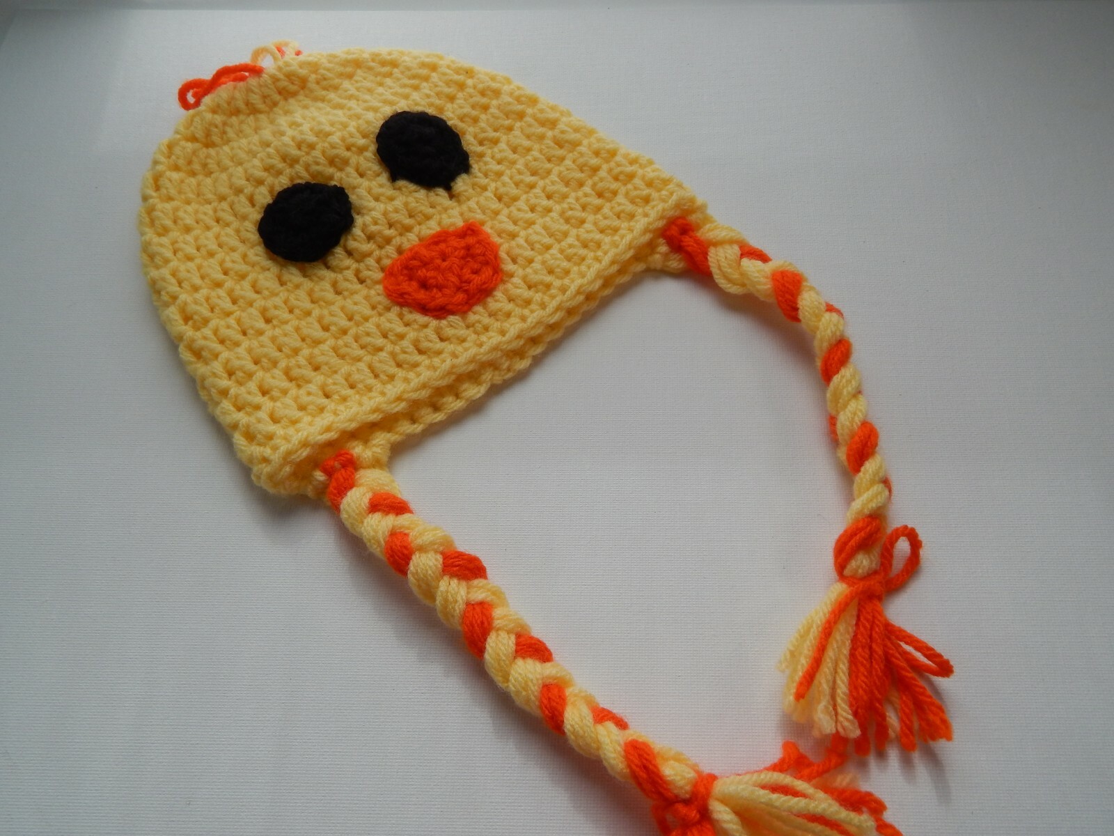 HANDMADE CHILD'S SPRING EASTER DUCK BEANIE KNIT HAT AGES NB-3 MONTHS