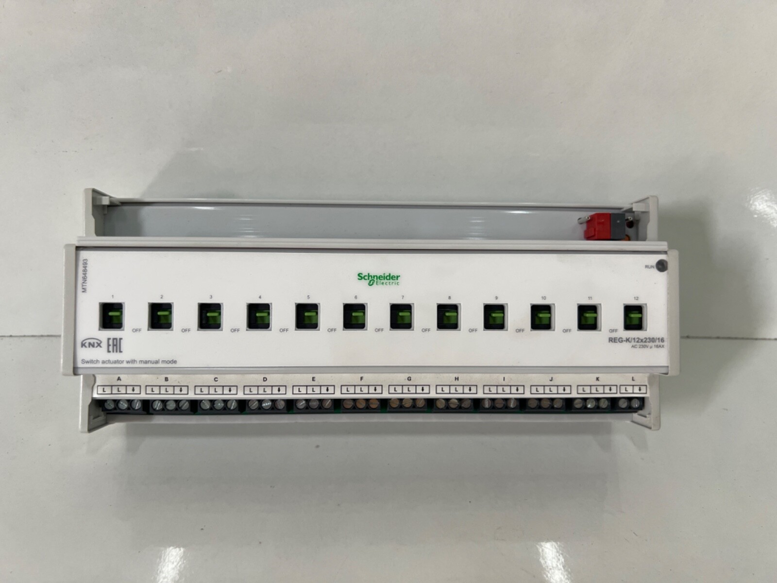 Schneider MTN648493 Switch Actuator, REG-K / 12X230 / 16