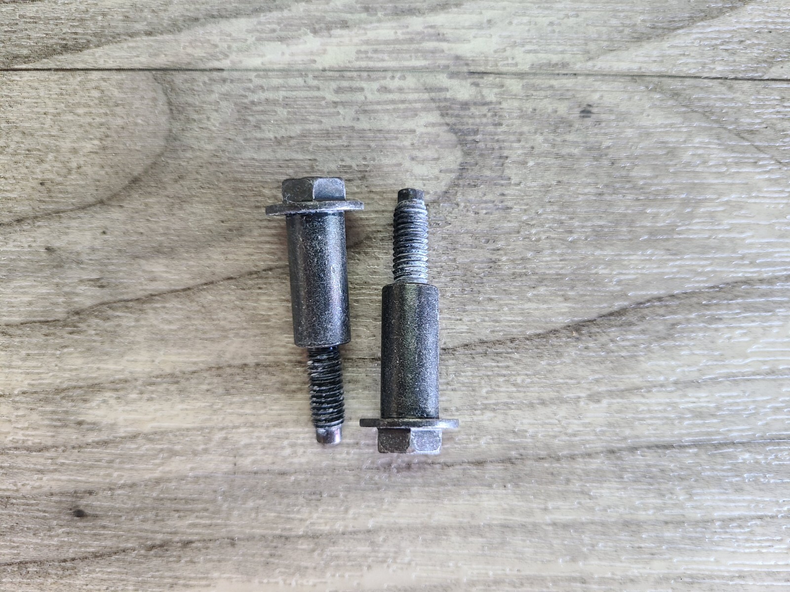 その他 Rona 06-15 Honda Civic 16-20 HR-V 1.8L Bolt Valve Cover TWO (2