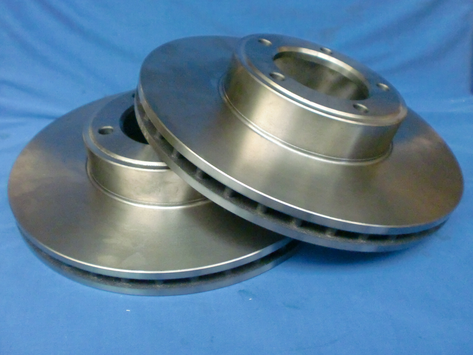 JAGUAR DAIMLER FRONT BRAKE DISCS, VENTED (PAIR) XJ6 XJ12 XJS