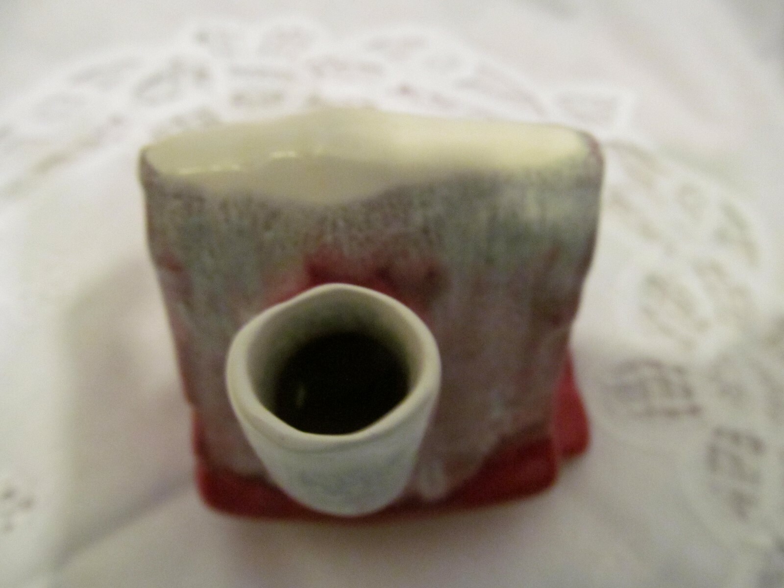 MC COY POTTERY SANTA HOUSE RED AND WHITE SNOW FROTH EXCELLENT CONDITION!