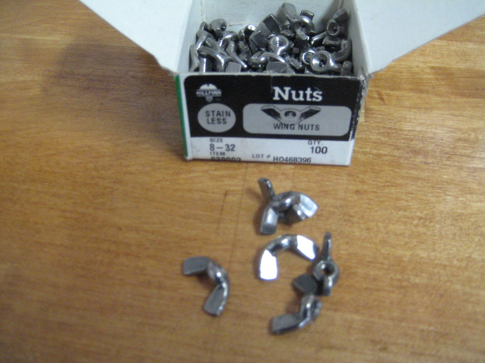 Stainless Steel Wing Nut 8-32 . Box of 100. Brand New !!!
