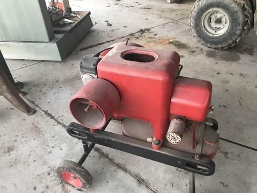International Harvester IHC LB 1-1/2 to 2-1/2 HP Hit Miss Gas Flywheel Engine