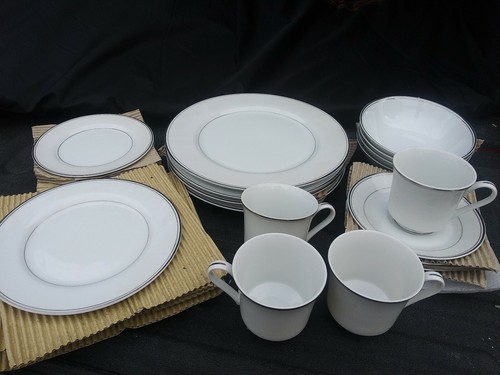 FINE PORCELAIN 陶器　3点セット Japan Especo 24 Ct Gold Plated Tea Cup and Saucers Twelve