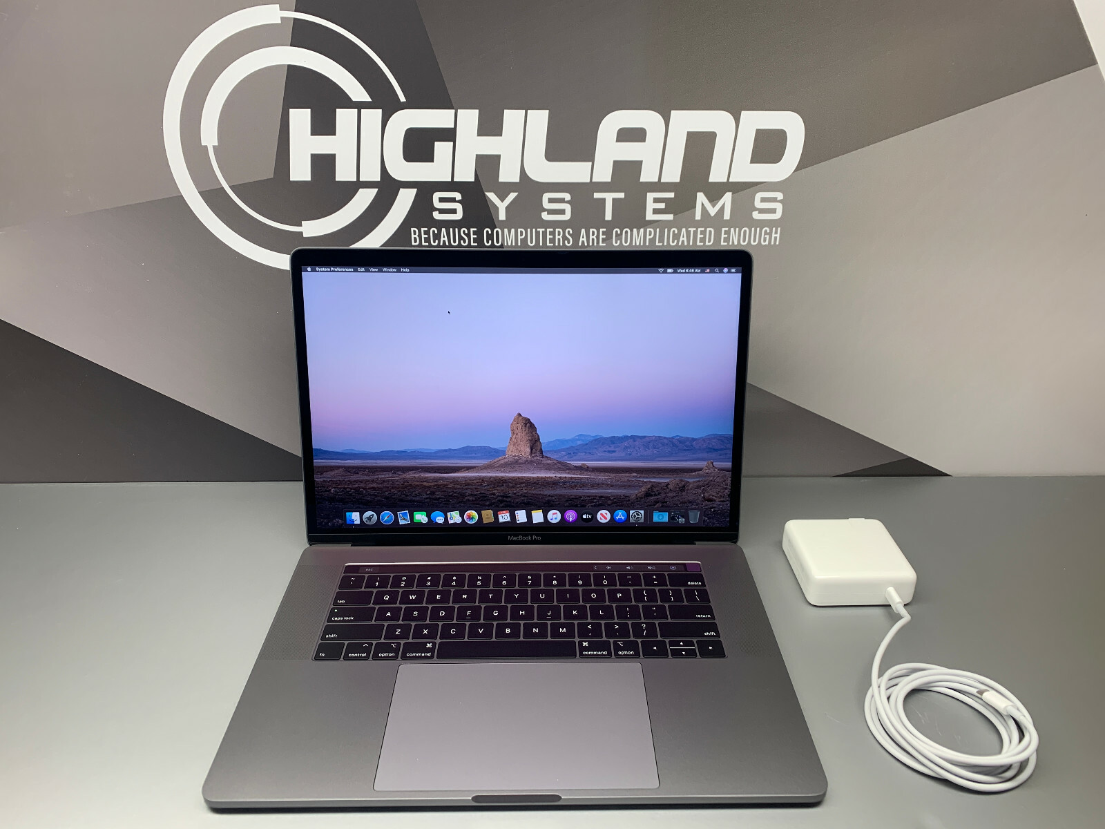 2016 Apple MacBook Pro 15 Laptop TOUCH BAR SPACE GRAY RETINA 2016 Apple MacBook Pro 15 Laptop TOUCH BAR SPACE GRAY RETINA