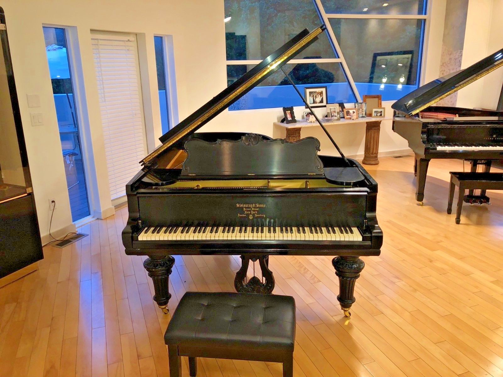 STEINWAY B GRAND PIANO- ART CASED VICTORIAN B IN EXCELLENT CONDITION! FREE DEL!