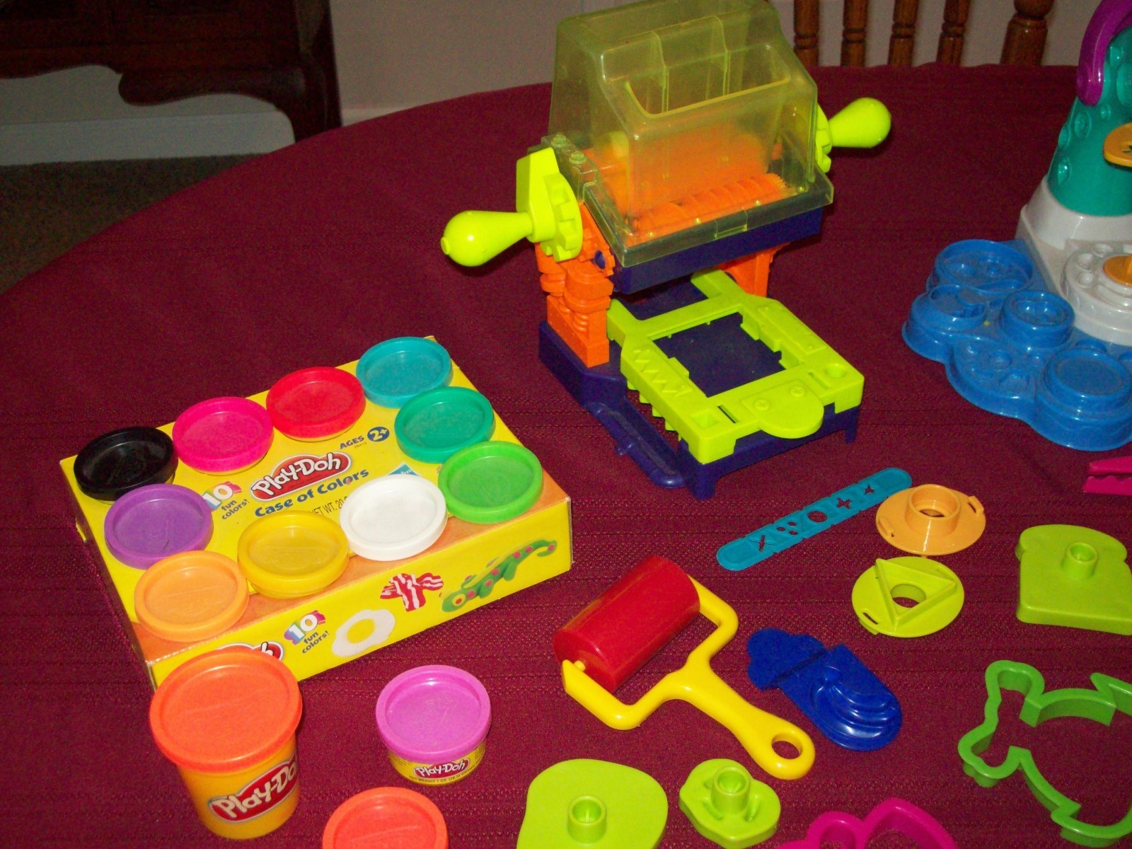 Large Lot of Playdoh Toys Presses Playsets Cutters Rollers Scissors Cans of Doh
