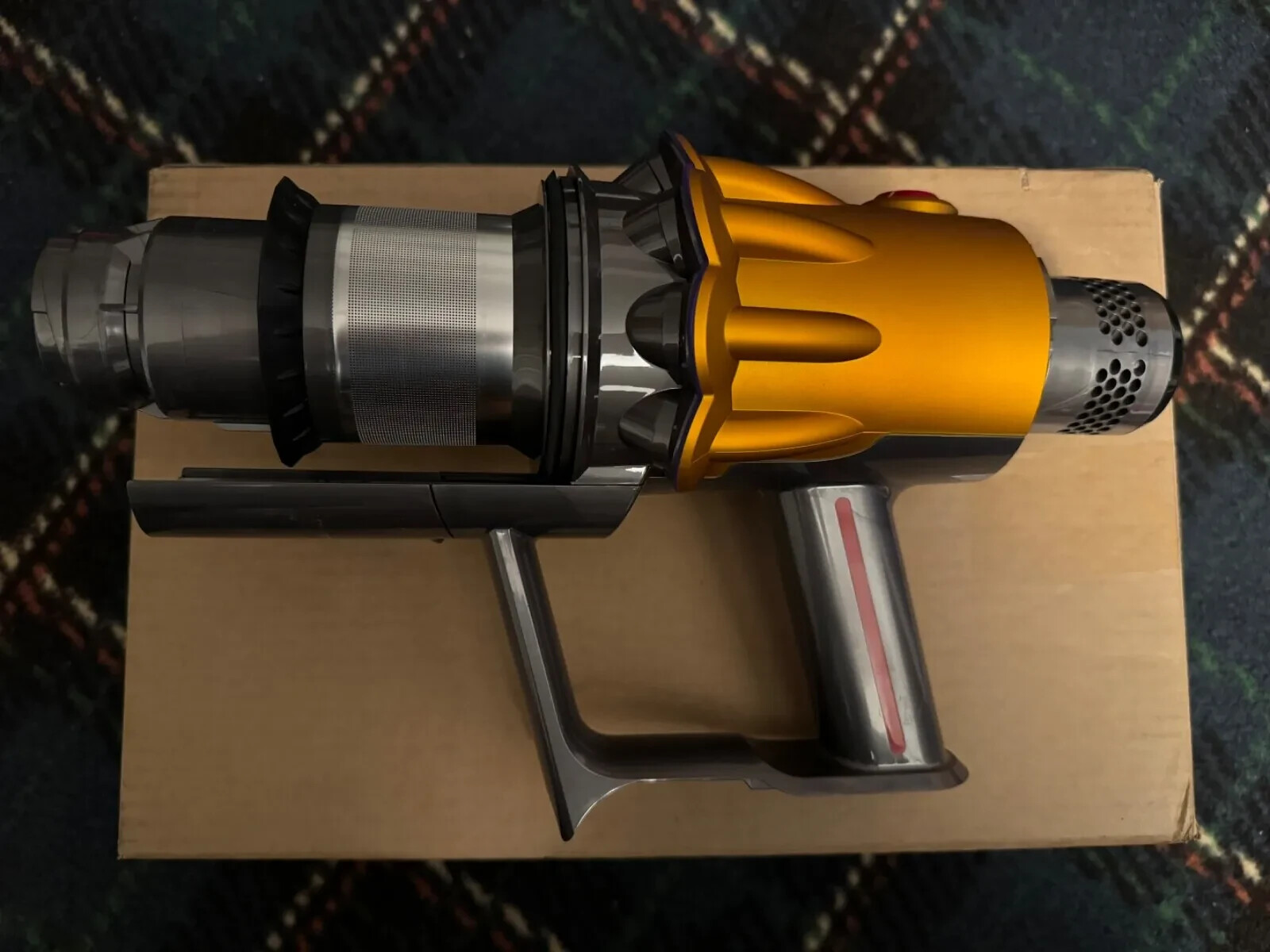 Dyson - M Dyson SV12 Gray & Red Absolute Lightweight Cordless Vacuum