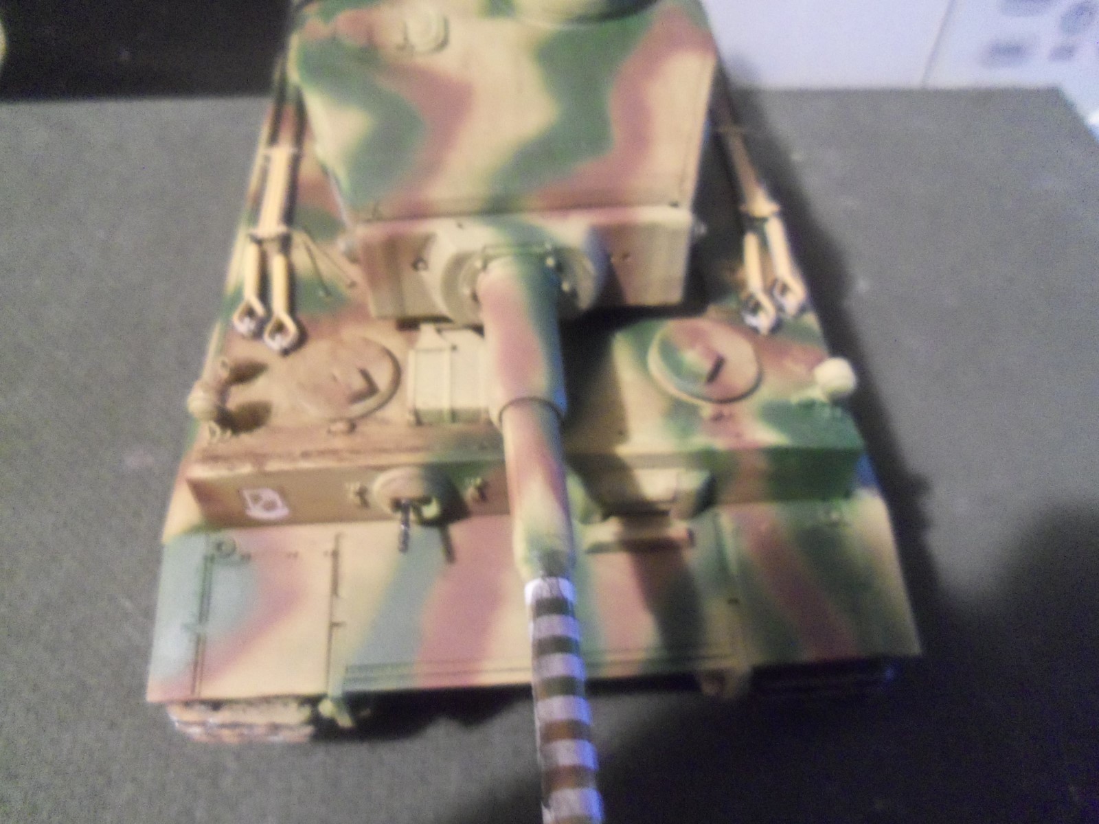 built 1/35 tiger 1 early production full interior