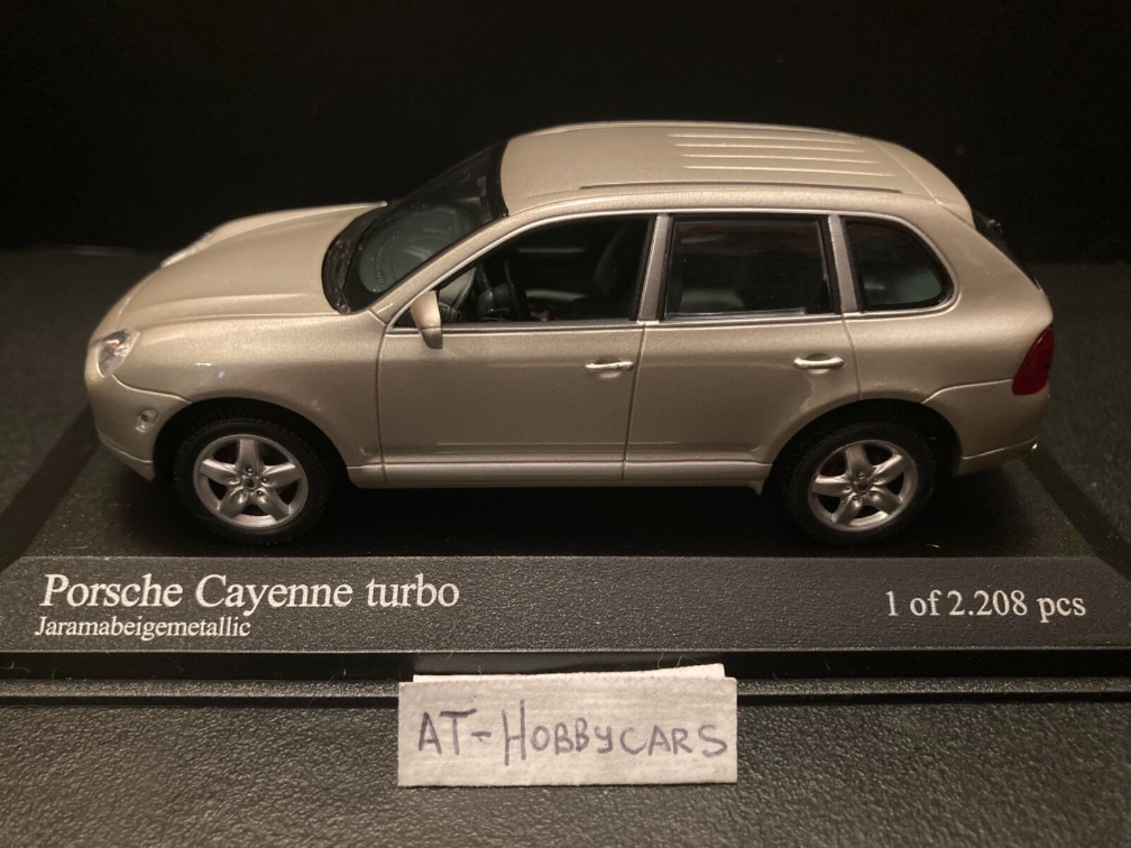 Porsche Cayenne Turbo 955 2002 Minichamps Dealer edition vehicle in scale 1/43 Porsche Cayenne Turbo 955 2002 Minichamps Dealer edition vehicle in scale 1/43