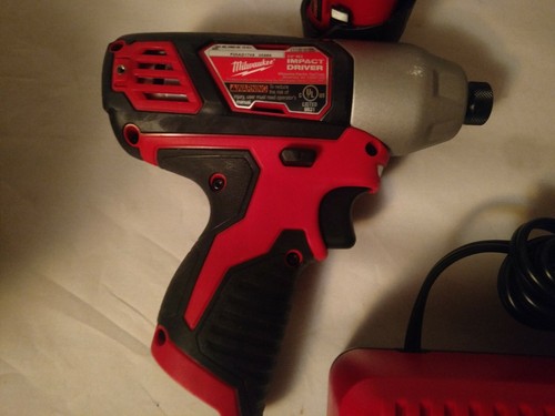 NEW!! Milwaukee 2494-22 M12 Cordless Combo Drill Kit