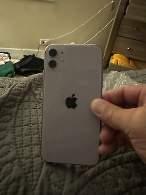 Apple iPhone 11 - 64GB-128GB-256GB - Unlocked - *Display Apple iPhone 11 - 64GB-128GB-256GB - Unlocked - *Display