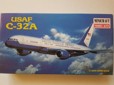 Minicraft No. 14451 1/144 USAF C-32A Pratt Whitney PW2037
