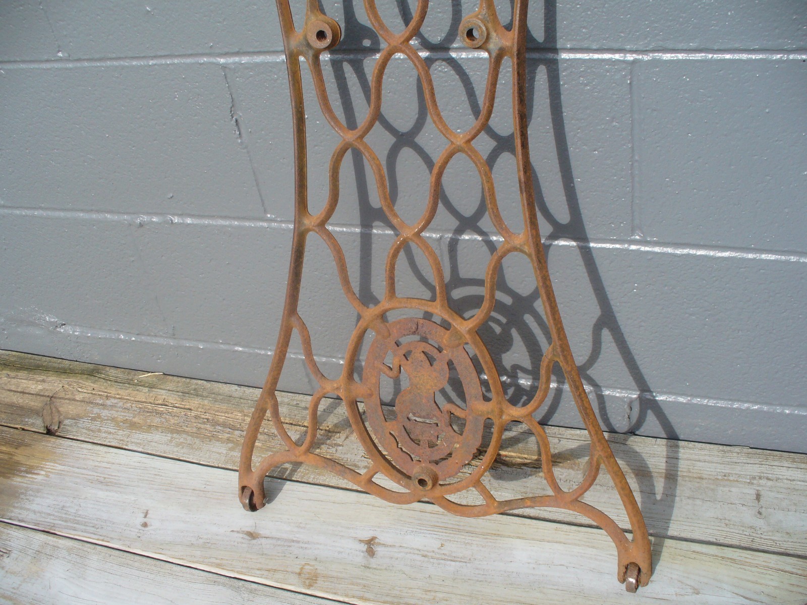 Vintage Cast Iron Singer Treadle Sewing Machine Frame Side Leg