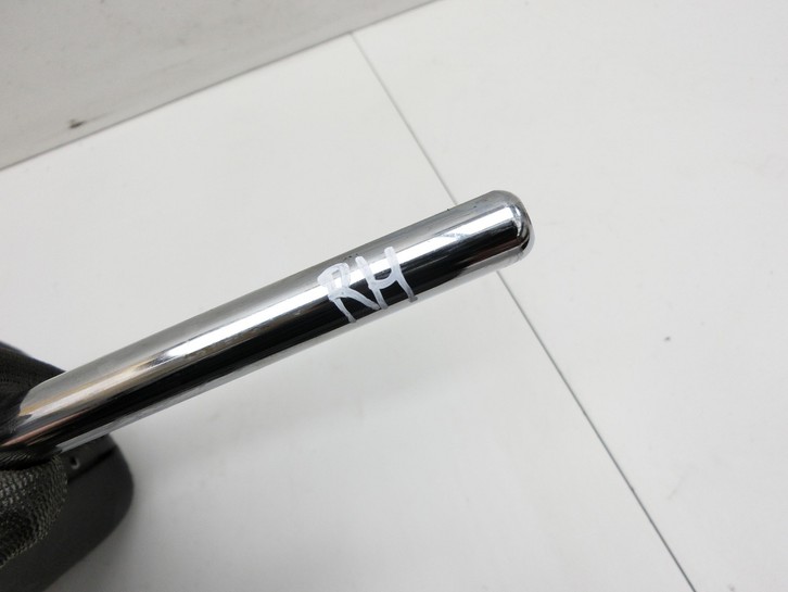 BMW X3 F25 10-14 Kopfstütze Rechts oder Links Hinten BMW X3 F25 10-14 24.01.2013 5220-7256536 7256536 gebraucht Vorschau 5