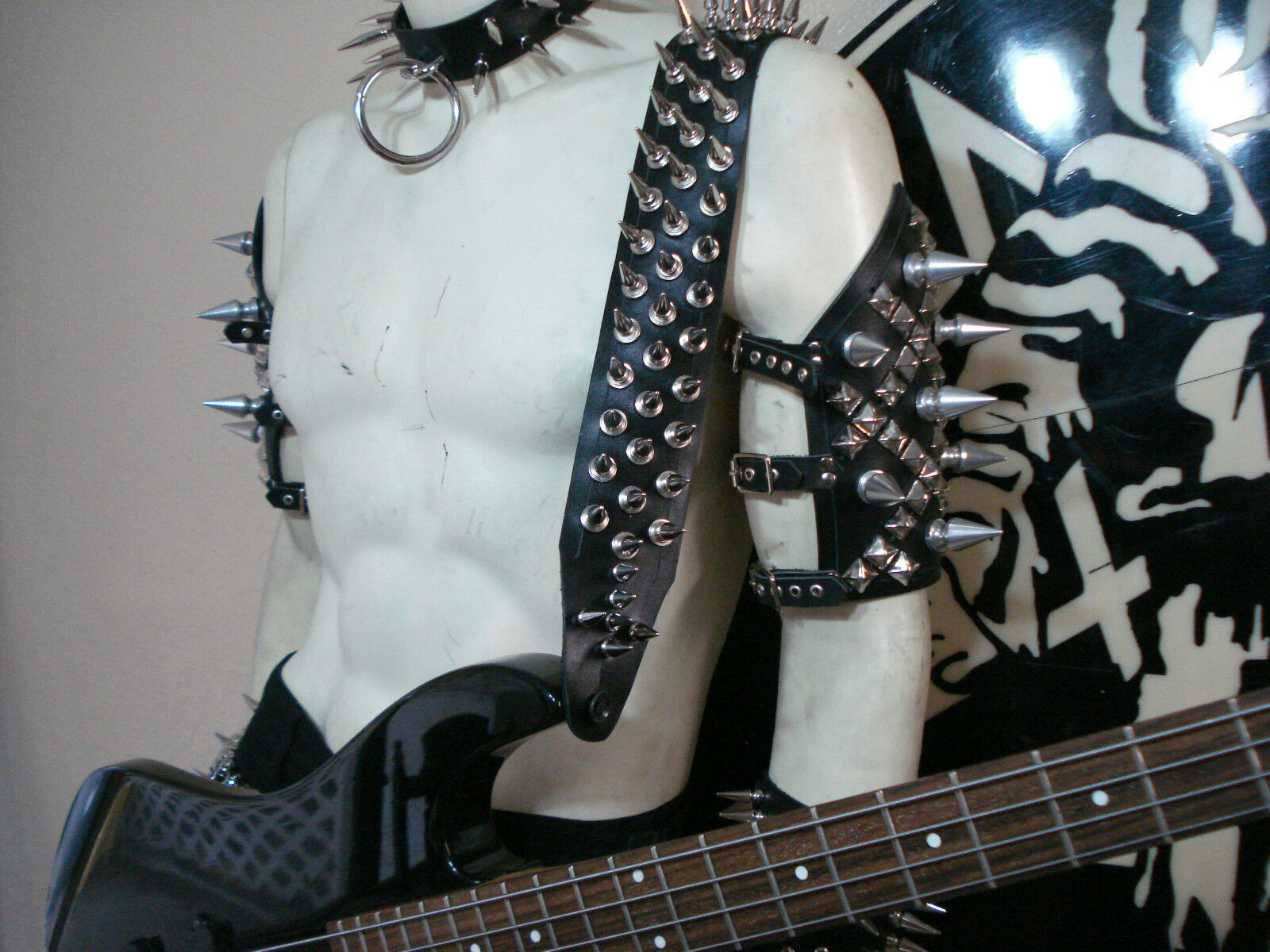 INFERNUS.. LEATHER SPIKED GUITAR STRAP. BUCKLE UP (MDLS0288 INFERNUS.. LEATHER SPIKED GUITAR STRAP. BUCKLE UP (MDLS0288