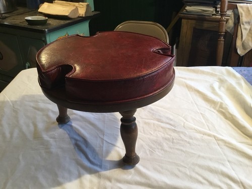 Vintage Royal Furniture Mfg. Co. Three Leg Foot Stool With Vinyl Top Very Nice