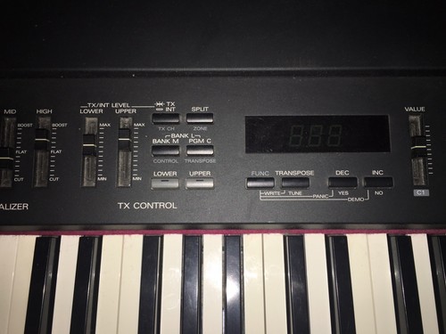 Roland RD-500 Keyboard Synthesizer 88 Key Piano