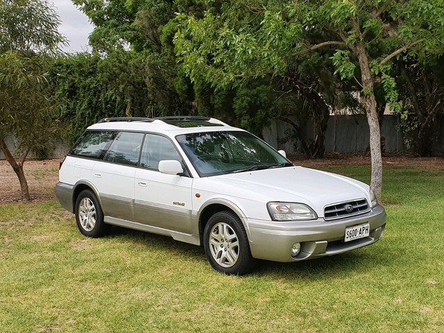 Subaru outback 2001 седан