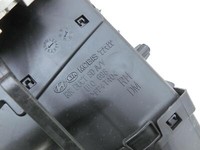 Hyundai Santa Fe III DM 12-15 Luftdusche Luftdüse Rechts Hyundai Santa Fe III DM 12-15 01.02.2015 U10698 gebraucht Vorschau 7
