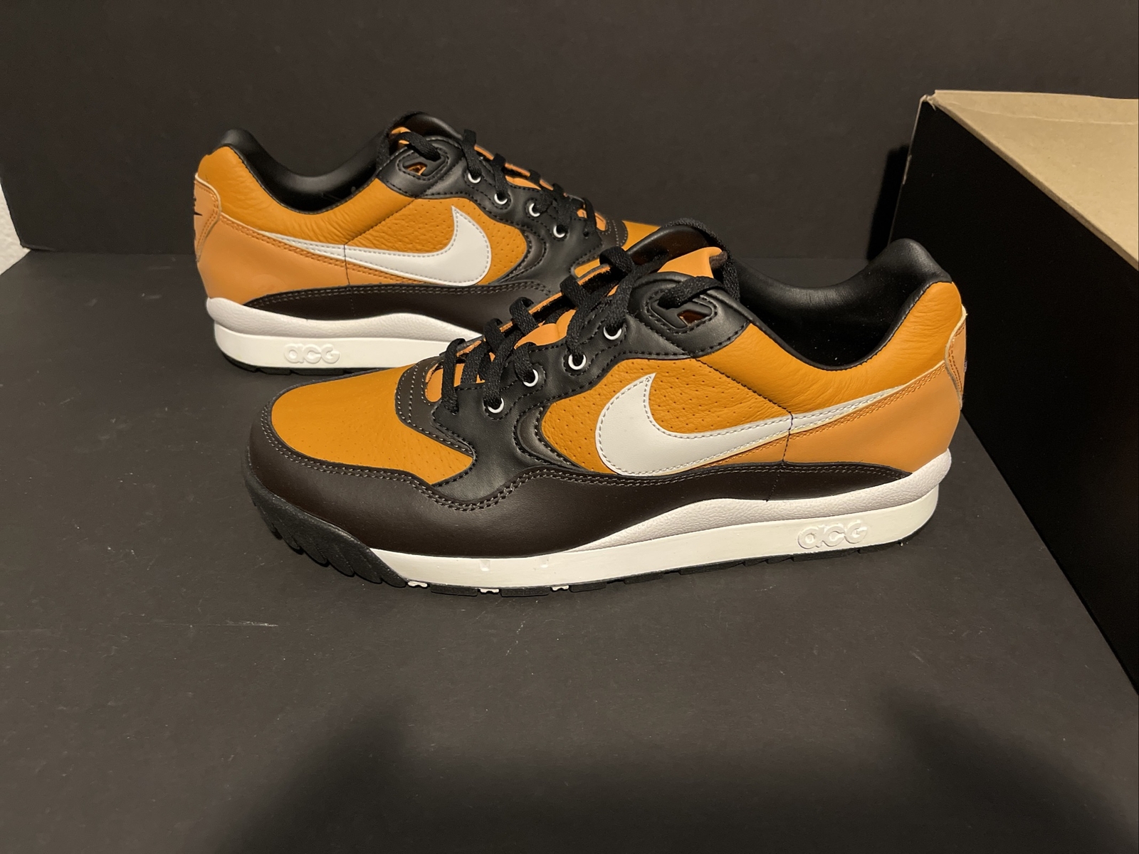 nike air wildwood acg orange