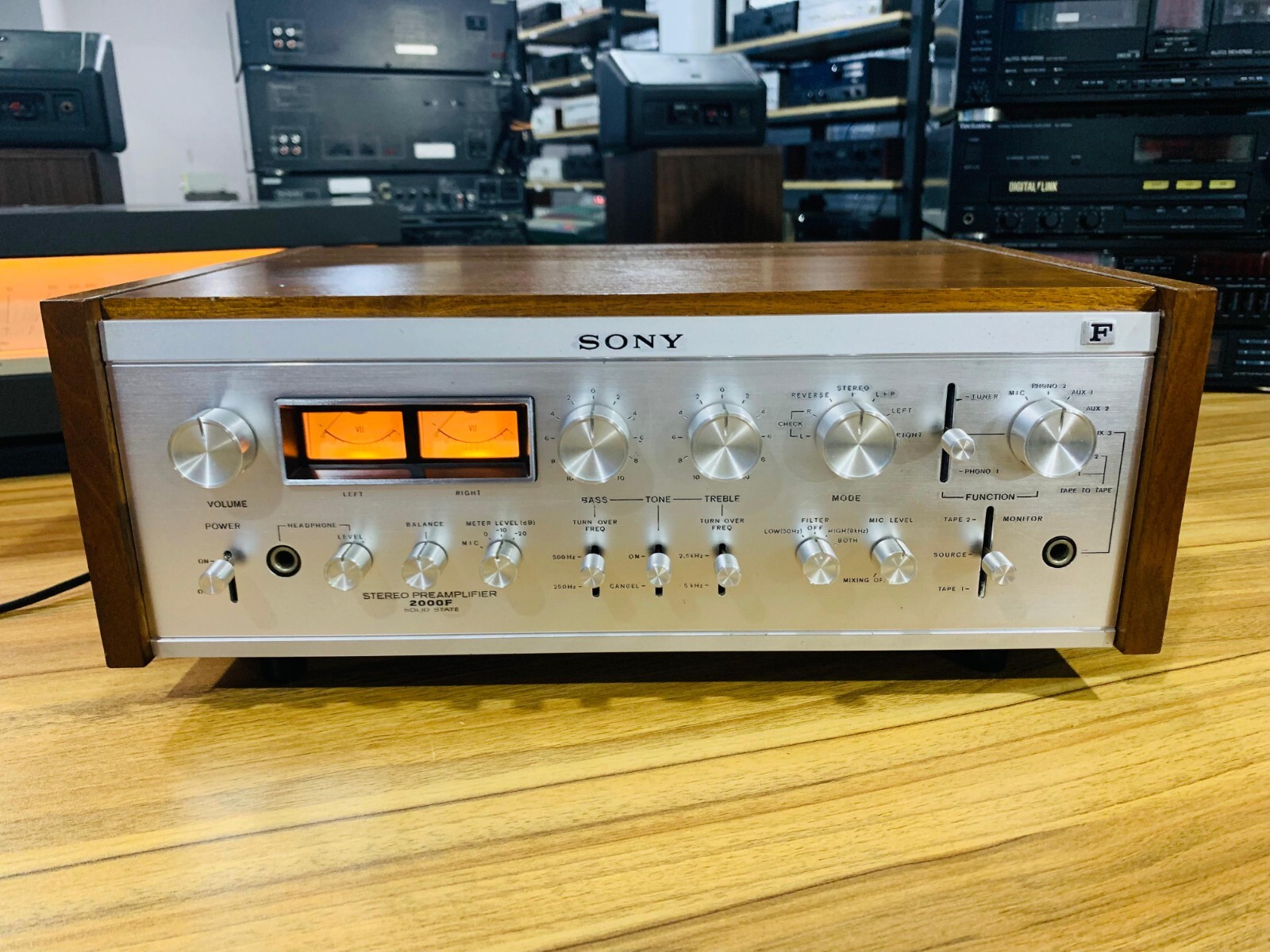 ✨️SONY TA-2000F プリアンプ✨️ SONY TA-2000Fの仕様 ソニー