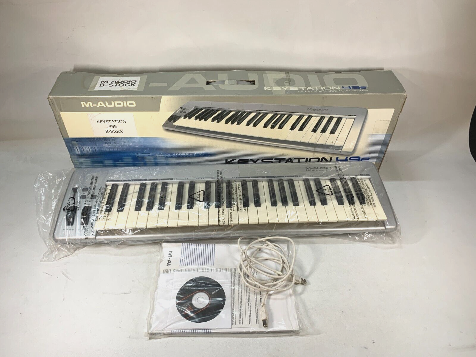 M Audio Keystation 49e - 49 Key Mobile USB MIDI Controller M Audio Keystation 49e - 49 Key Mobile USB MIDI Controller