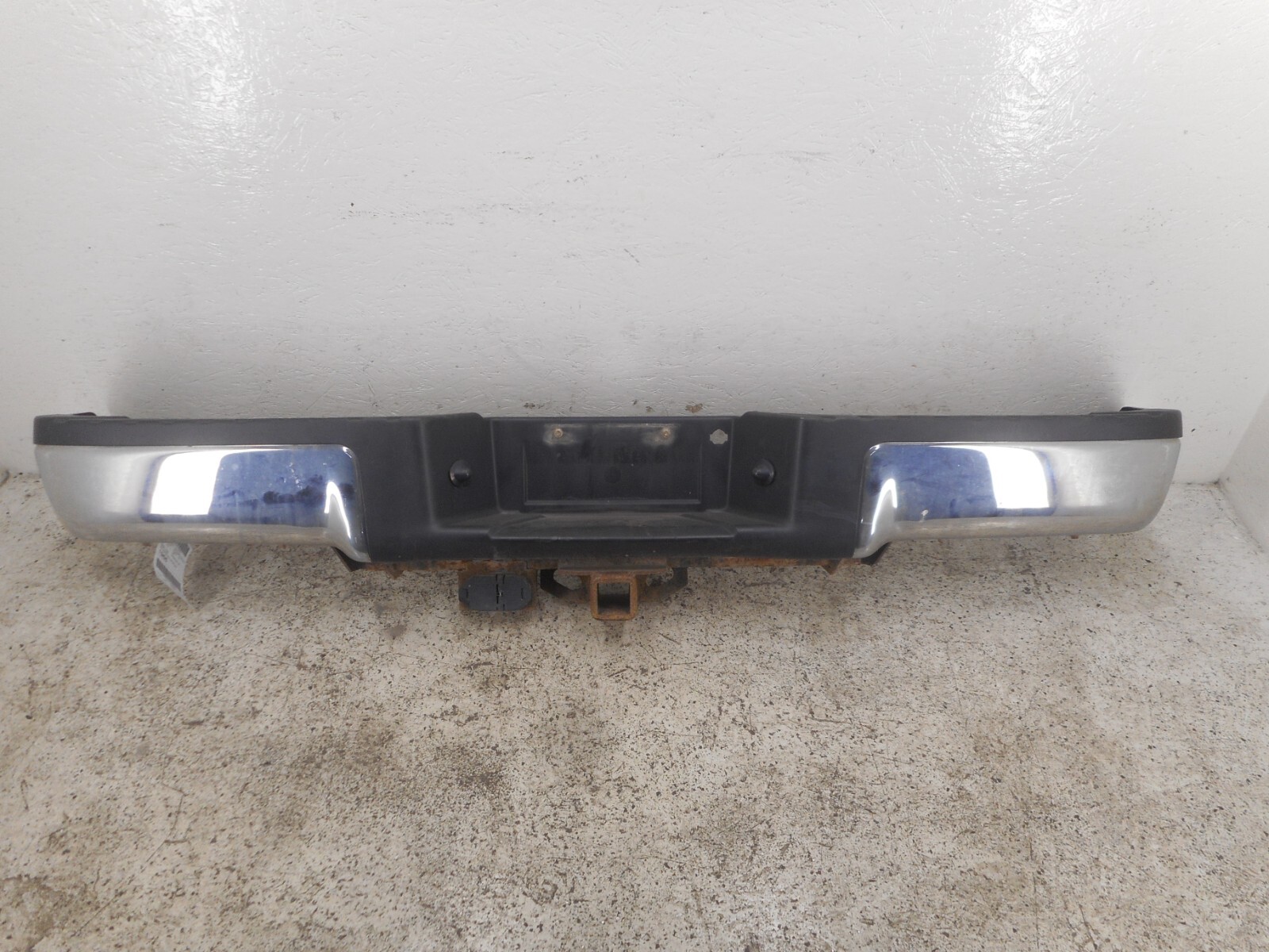 For Ford F-150 Bumper Step Pad 2009 10 11 12 13 2014 | Rear | Black | StyleSide | W/Towing Package | FO1191124 | 9L3Z17B807B