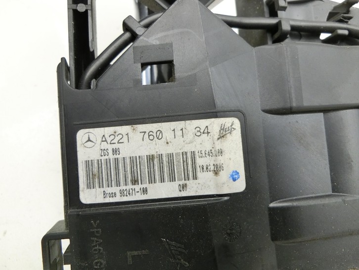 Mercedes W221 S320 05-09 Kurz Türgriff Griff aussen Links Vorne 197 Mercedes W221 S320 05-09 25.07.2006 A2217601134... Vorschau 5