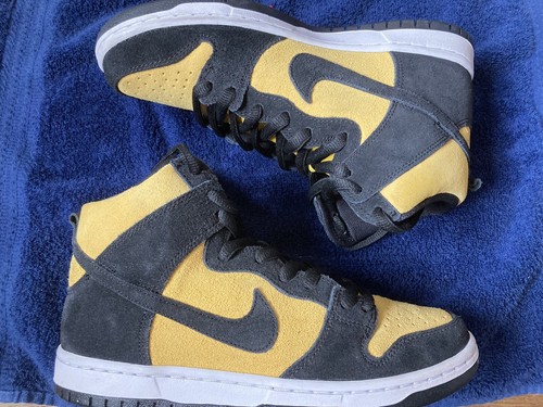 ナイキ　NIKE SB DUNK HIGH \"MAIZE AND BLACK\" Nike Dunk High Womens Black Yellow Fashion Sneakers - 7.5 US