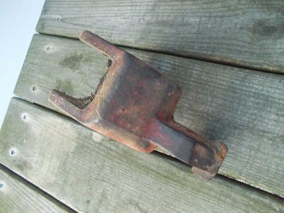 Farmall 350 RC tractor IH bottom 2pt hitch cylinder mounting bracket anchor brac