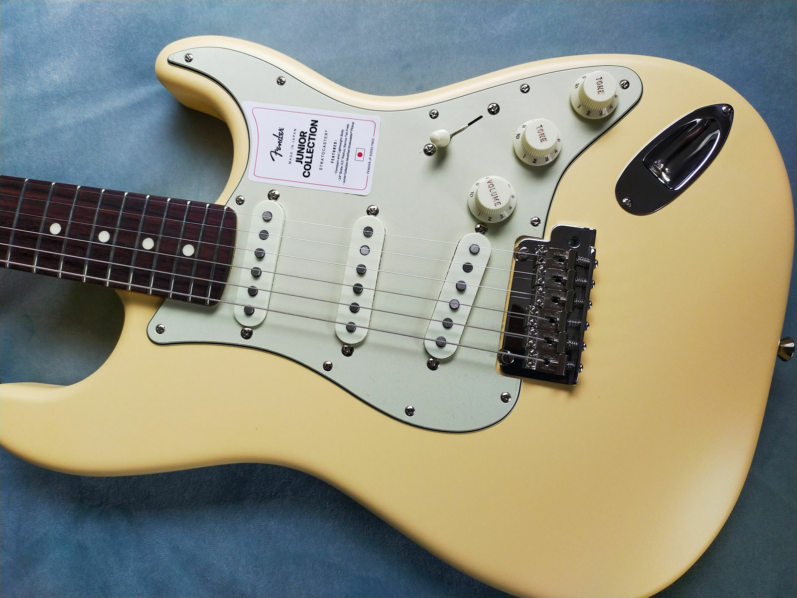 Fender Made in Japan Junior Collection Stratocaster Satin Vintage White 2022 Fender Made in Japan Junior Collection Stratocaster Satin Vintage White 2022