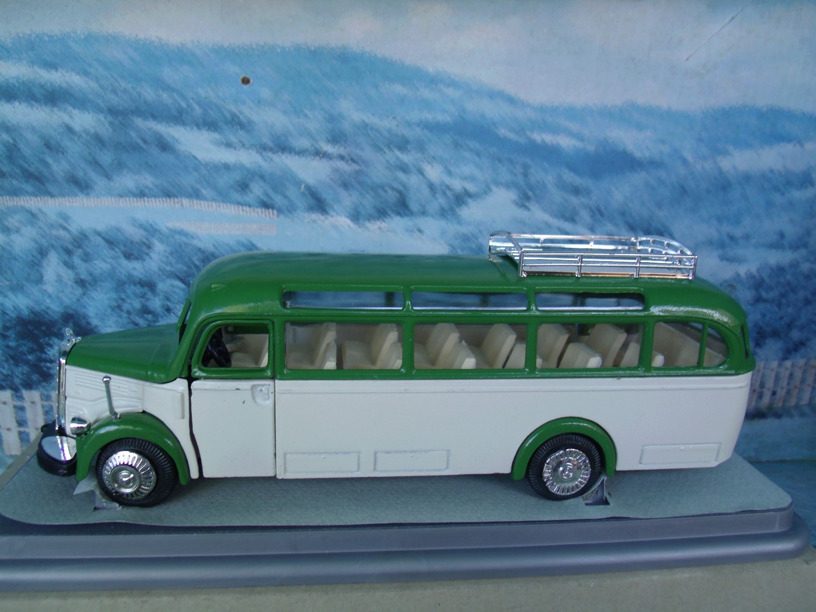 1/40 NZG (Germany) No.218 Mercedes Benz Omnibus O 3500 1949