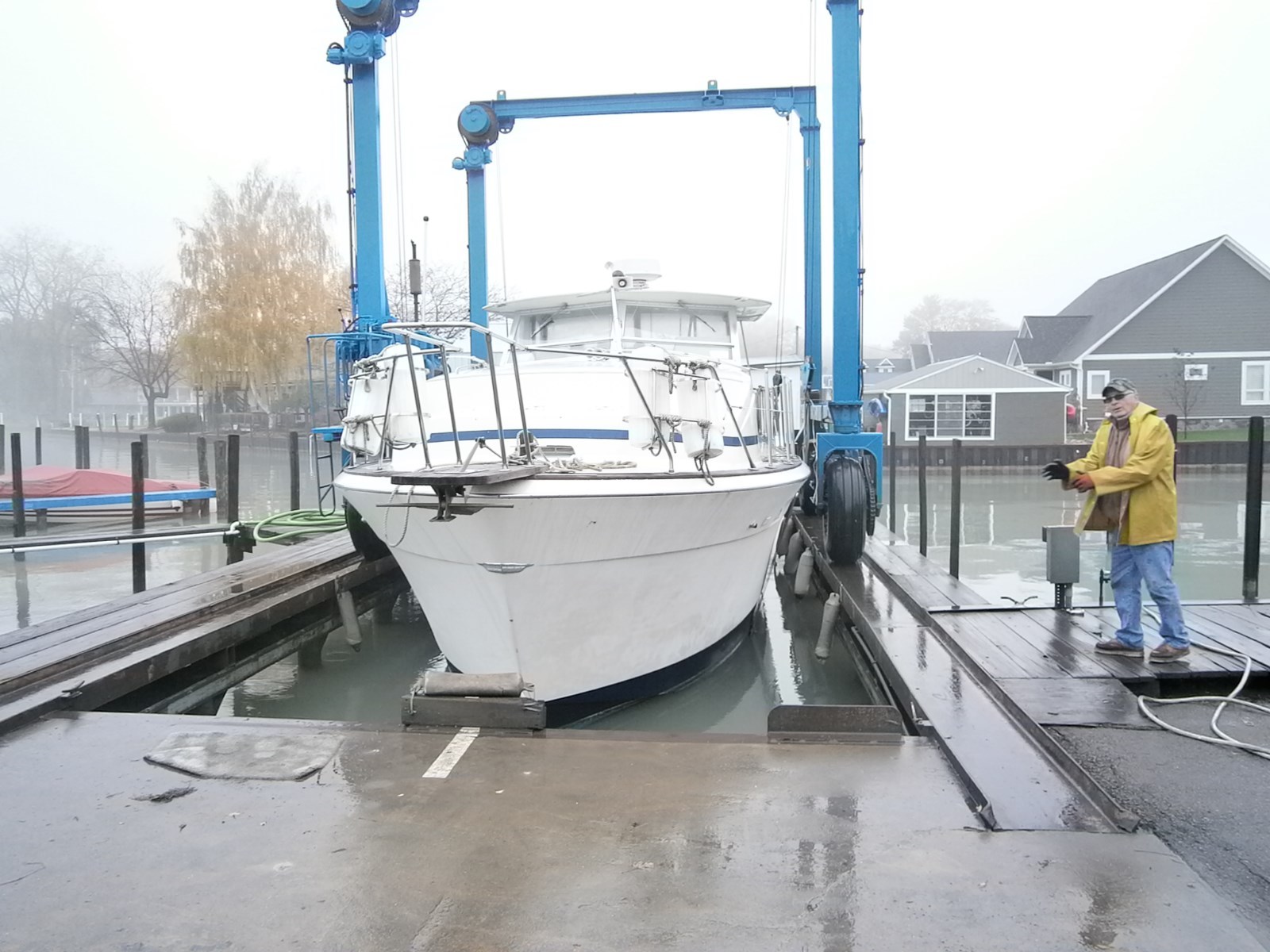 Chris Craft Commander 41'