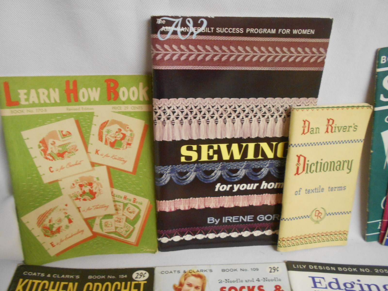 15 vtg sewing crochet trim & edging instruction booklets sweaters hairpin lace