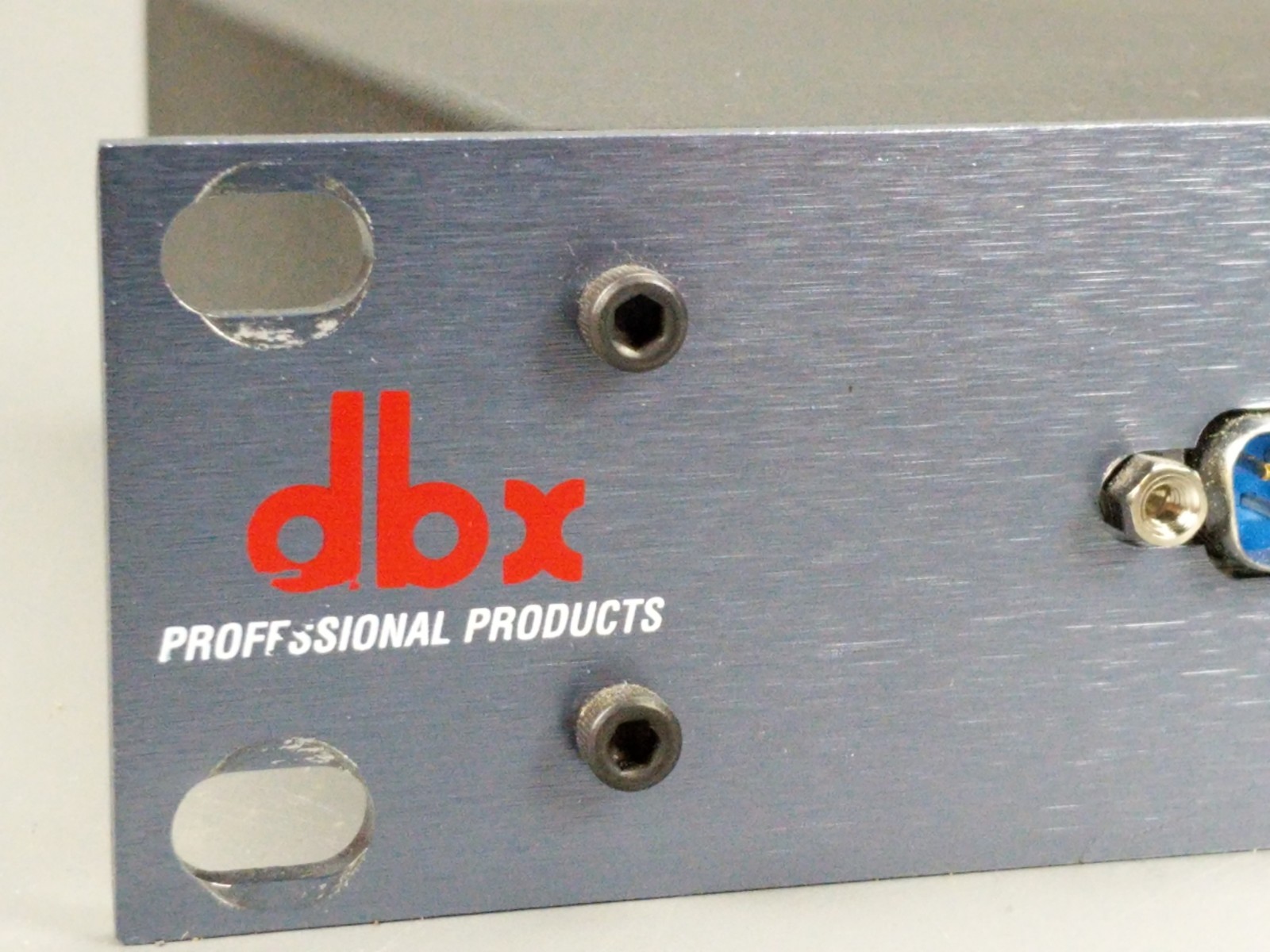 DBX 220I System Processor with Advanced Feedback Suppression - Free Shipping
