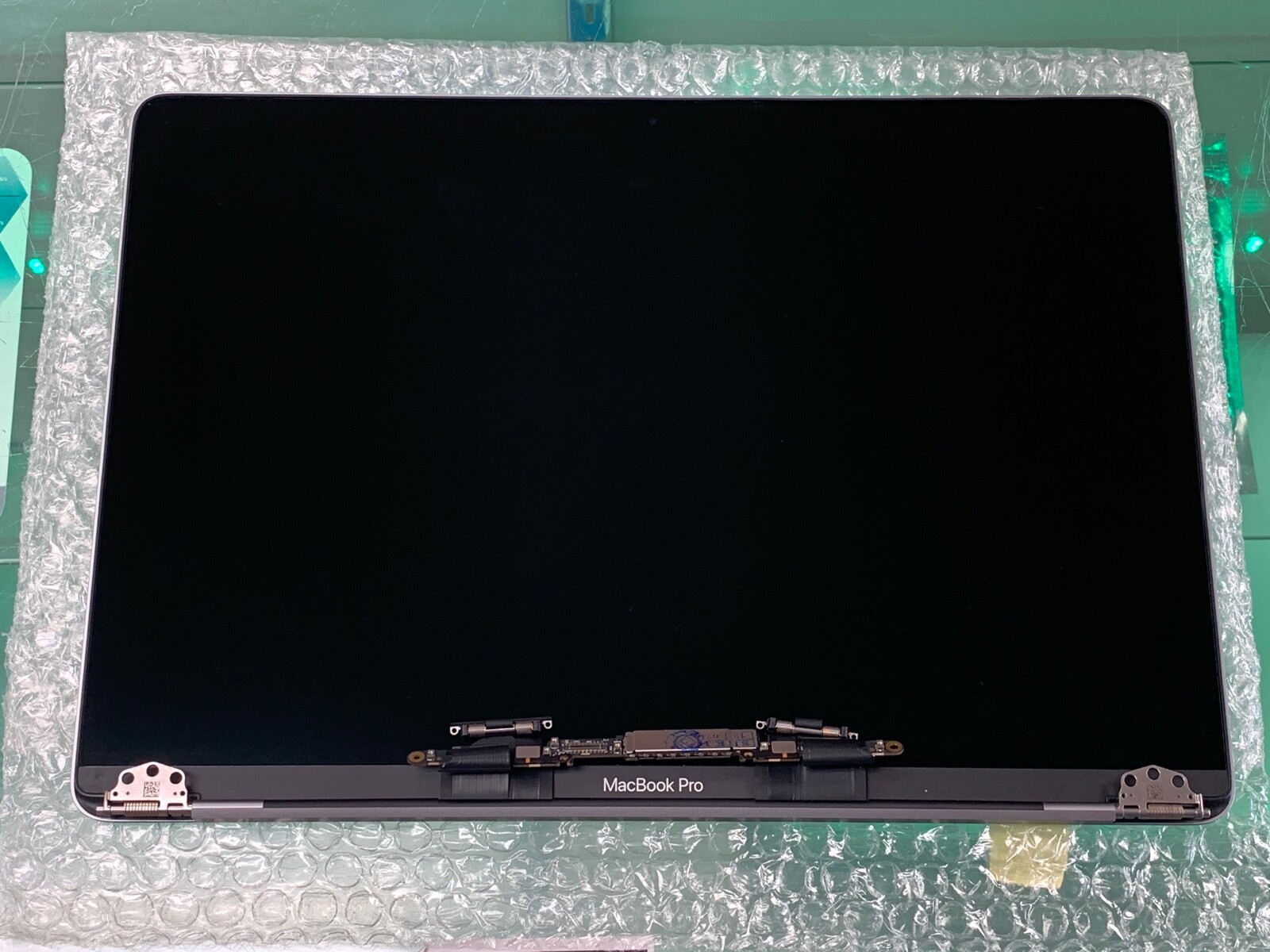 New Apple Macbook Pro 13-inch A1989 Retina Screen Assembly New Apple Macbook Pro 13-inch A1989 Retina Screen Assembly