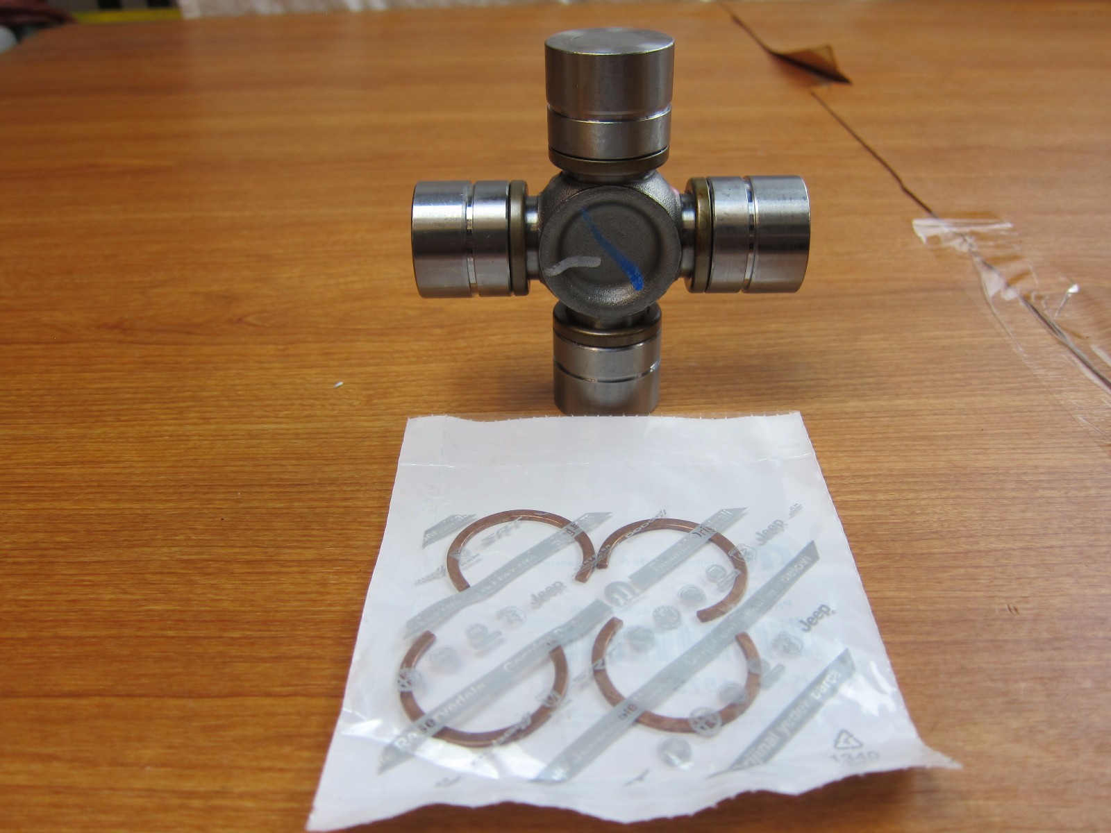 2003 2009 Dodge Ram 2500 3500 Front Axle Drive Shaft UJoint w/clips