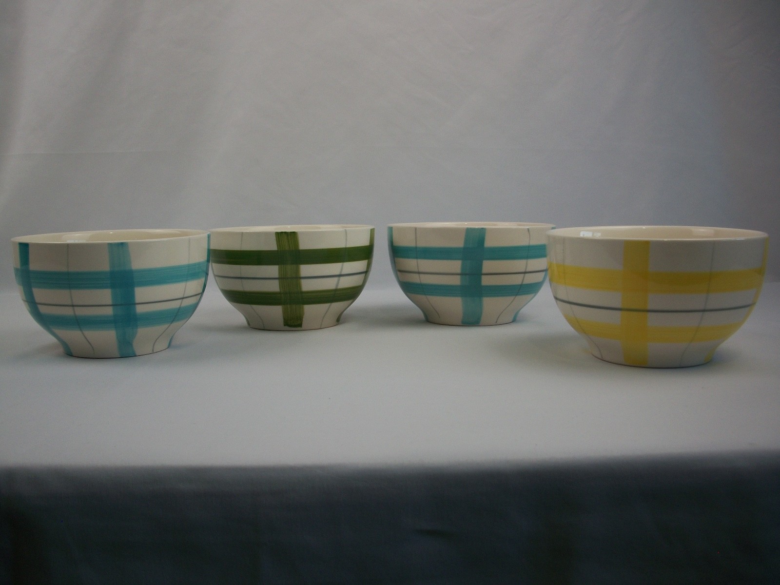 Set of 4 Gibson Home Plaid Bowls Green Yellow Blue