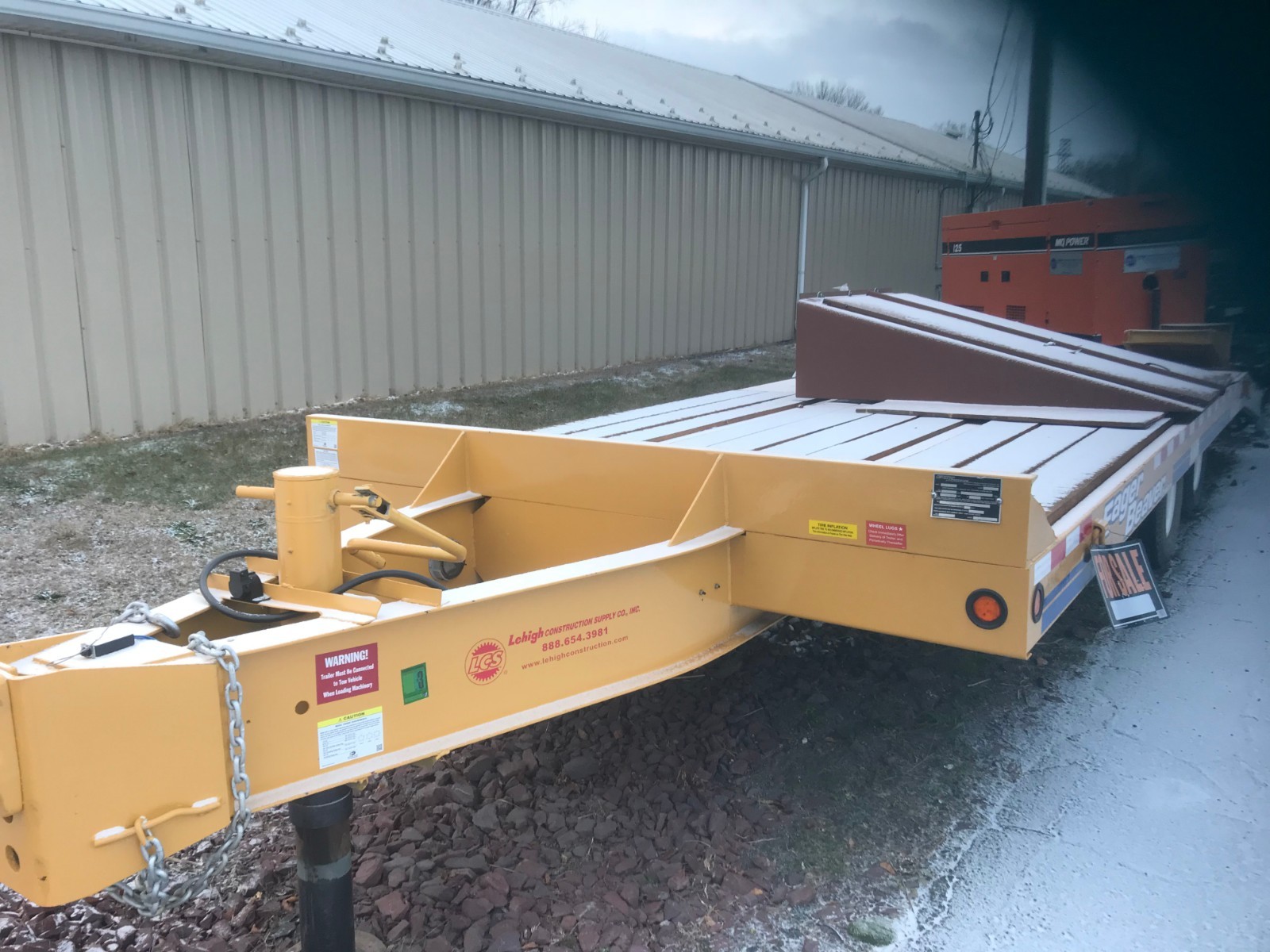 EAGER BEAVER CATERPILLAR CASE TANDEM AXLE 9 TON TRAILER