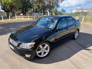 Lexus is250 2000